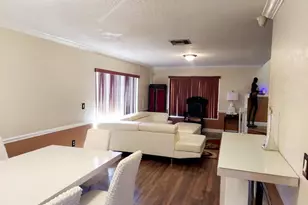 9741 SW 9th Ct, Pembroke Pines, FL 33025 - Photo 10