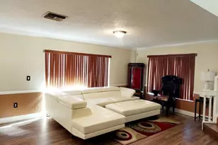 9741 SW 9th Ct, Pembroke Pines, FL 33025 - Photo 12