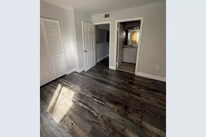 320 E Palm Cir E, Unit #320, Pembroke Pines, FL 33025 - Photo 8