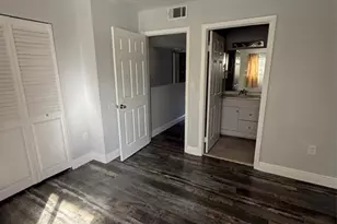 320 E Palm Cir E Unit, Pembroke Pines, FL 33025 - Photo 8