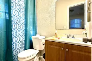 525 NW 15th Terrace, Fort Lauderdale, FL 33311 - Photo 6