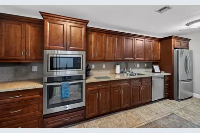 1930 NE 2nd Ave, Unit #L111, Wilton Manors, FL 33305 - Photo 44