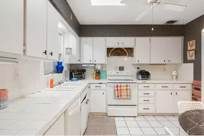 1610 NE 47th St, Oakland Park, FL 33334 - Photo 18