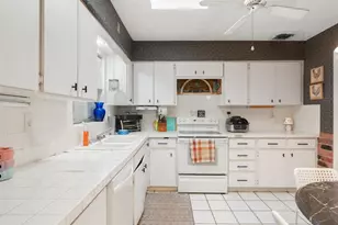 1610 NE 47th St, Oakland Park, FL 33334 - Photo 18