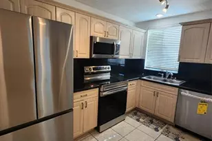 119 Hidden Ct Rd, Hollywood, FL 33023 - Photo 2