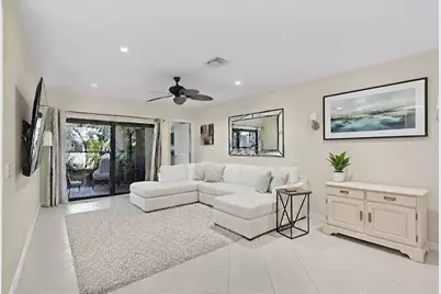 301 SE 8th Ct, Pompano Beach, FL 33060 - Photo 6