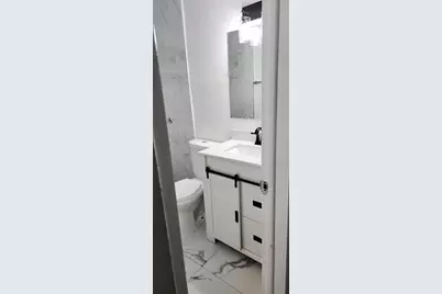 900 SW 11th St, Unit #3, Hallandale Beach, FL 33009 - Photo 8