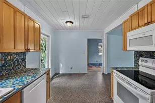 1802 Lauderdale Manor Dr, Fort Lauderdale, FL 33311 - Photo 10