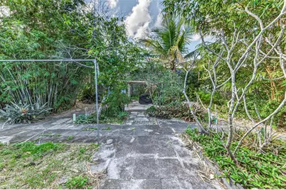 1802  Lauderdale Manor Dr, Fort Lauderdale, FL 33311 - Photo 26