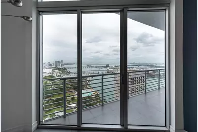 325 S Biscayne Blvd, Unit #Lph16, Miami, FL 33131 - Photo 2