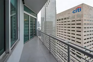 325 S Biscayne Blvd, Miami, FL 33131 - Photo 16