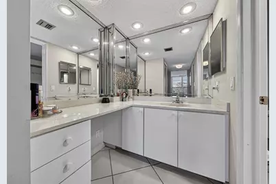 808  Cypress Blvd, Unit #203, Pompano Beach, FL 33069 - Photo 28