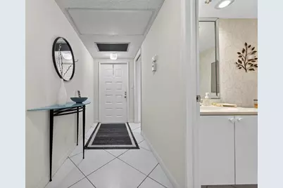 808  Cypress Blvd, Unit #203, Pompano Beach, FL 33069 - Photo 2