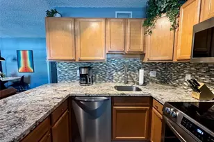 2660 NE 8th Ave, Wilton Manors, FL 33334 - Photo 2