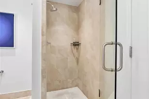 4401 Collins Ave, Miami Beach, FL 33140 - Photo 24