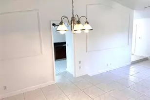 676 NW 107th Ln, Coral Springs, FL 33071 - Photo 4