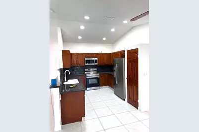 676 NW 107th Ln, Coral Springs, FL 33071 - Photo 12