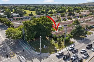 910 NW 49th Ct, Deerfield Beach, FL 33064 - Photo 36