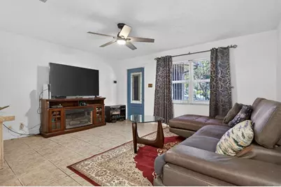 910 NW 49th Ct, Deerfield Beach, FL 33064 - Photo 12