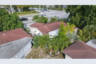 910 NW 49th Ct, Deerfield Beach, FL 33064 - Photo 46