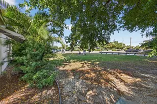 910 NW 49th Ct, Deerfield Beach, FL 33064 - Photo 6