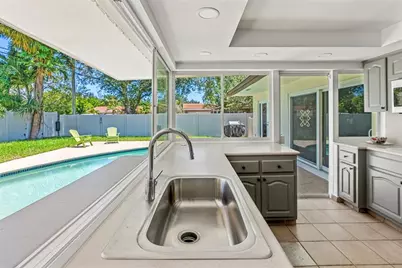 2181 NE 62nd St, Fort Lauderdale, FL 33308 - Photo 10