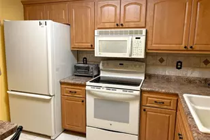 9501 Seagrape Dr, Davie, FL 33324 - Photo 6