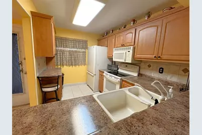 9501  Seagrape Dr, Unit #305, Davie, FL 33324 - Photo 4