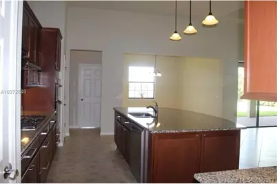 3425  Siena Cir, Wellington, FL 33414 - Photo 8