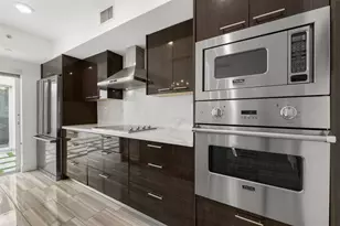 910 NE 16th Terrace, Fort Lauderdale, FL 33304 - Photo 4