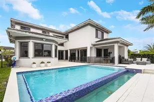 10595 S Lago Vista Cir, Parkland, FL 33076 - Photo 2