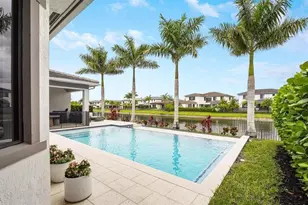 10595 S Lago Vista Cir, Parkland, FL 33076 - Photo 4