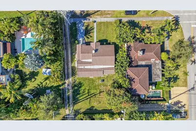 631  Curtiss Pkwy, Miami Springs, FL 33166 - Photo 48