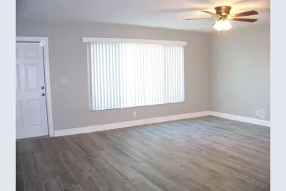 11210 NW 39th St, Coral Springs, FL 33065 - Photo 2