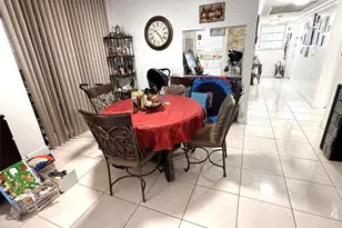 1101 Colony Point Cir, Pembroke Pines, FL 33026 - Photo 8