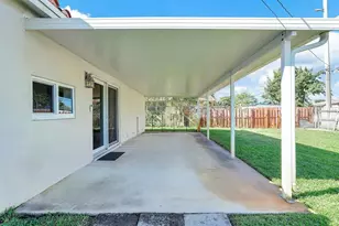 341 NW 37th St, Deerfield Beach, FL 33064 - Photo 28