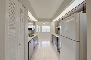 750 SW 138th Ave, Pembroke Pines, FL 33027 - Photo 6