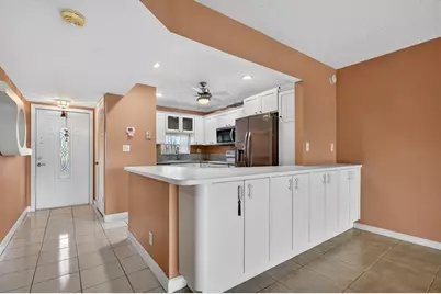 9410 N Hollybrook Lake Dr, Unit #303, Pembroke Pines, FL 33025 - Photo 2