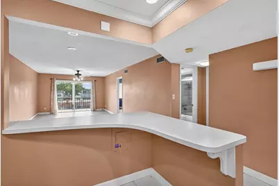 9410 N Hollybrook Lake Dr, Unit #303, Pembroke Pines, FL 33025 - Photo 10