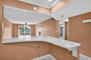 9410 N Hollybrook Lake Dr, Pembroke Pines, FL 33025 - Photo 10