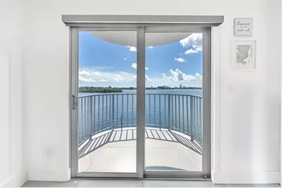 11930 N Bayshore Dr, Unit #404, North Miami, FL 33181 - Photo 32