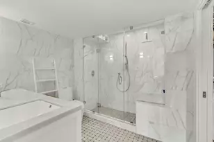 11930 N Bayshore Dr, North Miami, FL 33181 - Photo 26