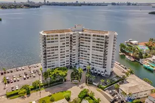 11930 N Bayshore Dr, North Miami, FL 33181 - Photo 10