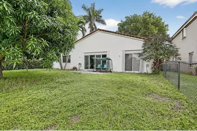 1601 SW 106th Ter, Davie, FL 33324 - Photo 22