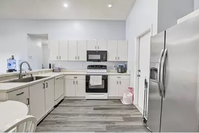 1601 SW 106th Ter, Davie, FL 33324 - Photo 10