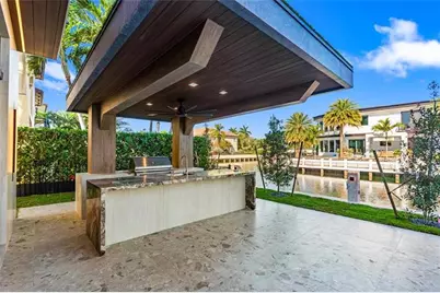 2441 NE 48th Ct, Lighthouse Point, FL 33064 - Photo 18