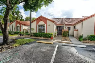 65 Centennial Ct, Deerfield Beach, FL 33442 - Photo 2