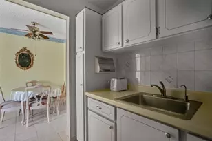 2000 NE 51st Ct, Fort Lauderdale, FL 33308 - Photo 4