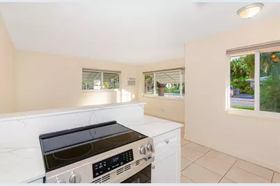 2581 NE 11th Ct, Unit #2585, Pompano Beach, FL 33062 - Photo 8