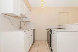 2581 NE 11th Ct, Pompano Beach, FL 33062 - Photo 6